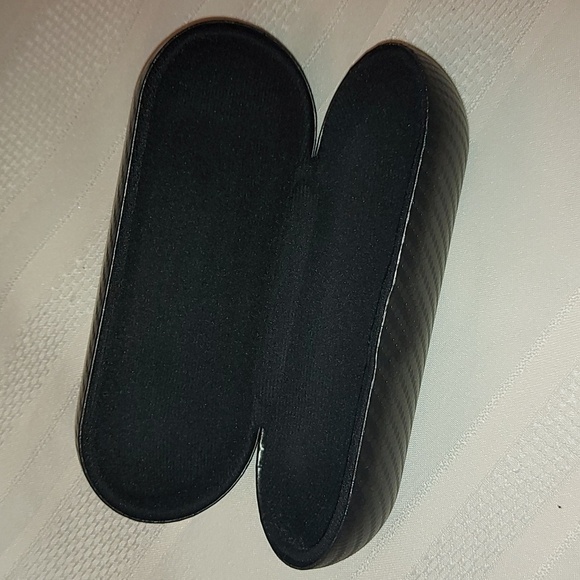 Oakley Hardshell Glass Case - Picture 2 of 4